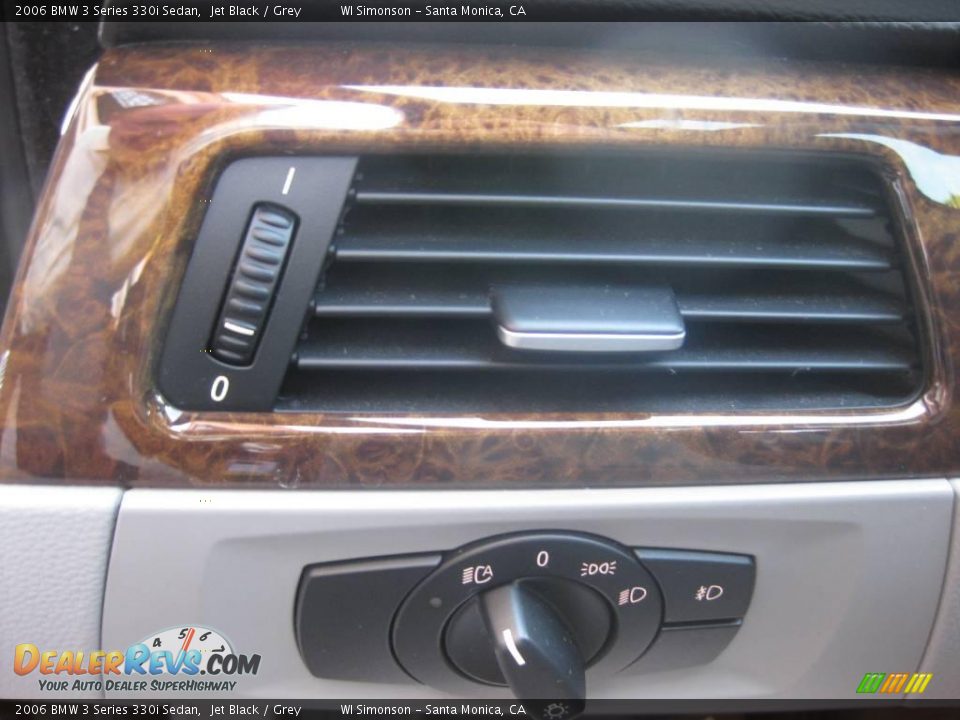 2006 BMW 3 Series 330i Sedan Jet Black / Grey Photo #12