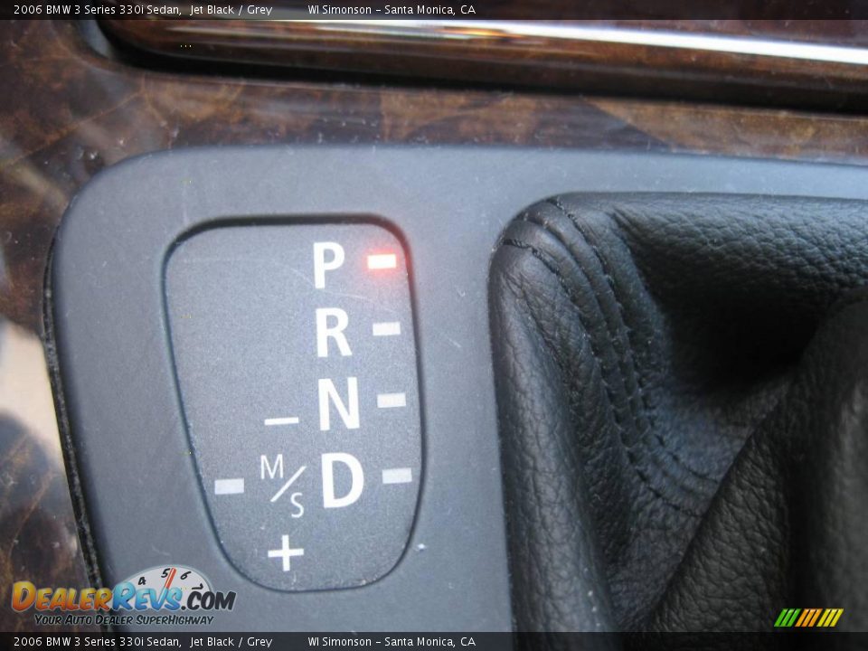 2006 BMW 3 Series 330i Sedan Jet Black / Grey Photo #17