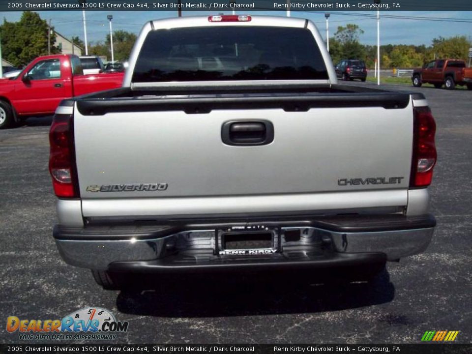 2005 Chevrolet Silverado 1500 LS Crew Cab 4x4 Silver Birch Metallic / Dark Charcoal Photo #7