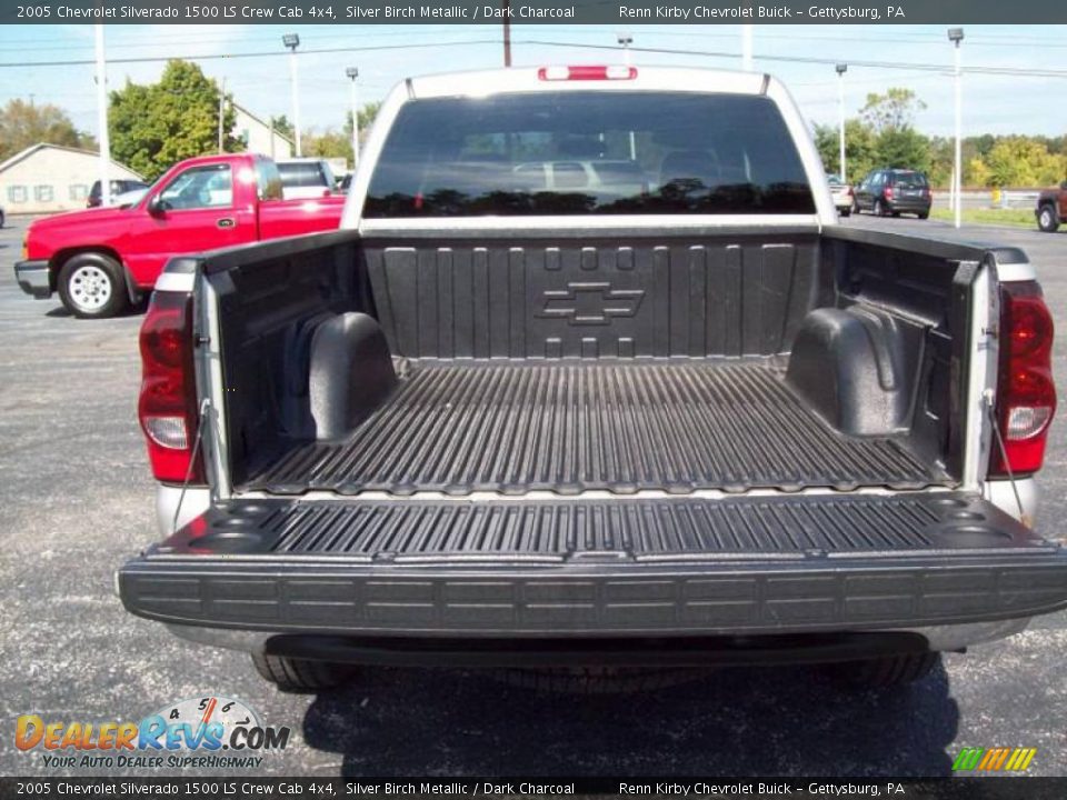 2005 Chevrolet Silverado 1500 LS Crew Cab 4x4 Silver Birch Metallic / Dark Charcoal Photo #8