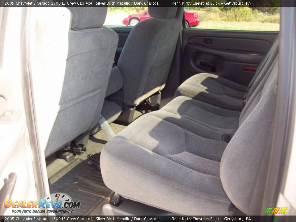 2005 Chevrolet Silverado 1500 LS Crew Cab 4x4 Silver Birch Metallic / Dark Charcoal Photo #23