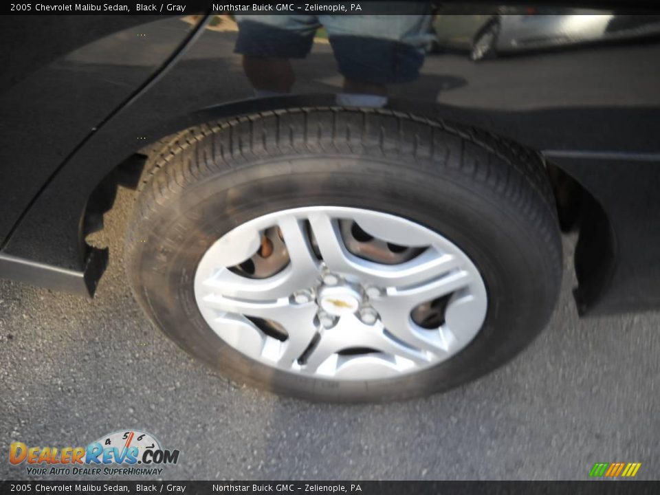 2005 Chevrolet Malibu Sedan Black / Gray Photo #13