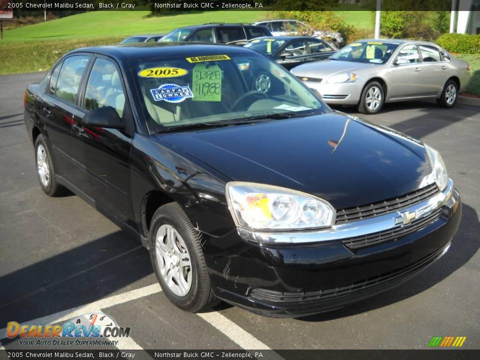 2005 Chevrolet Malibu Sedan Black / Gray Photo #16