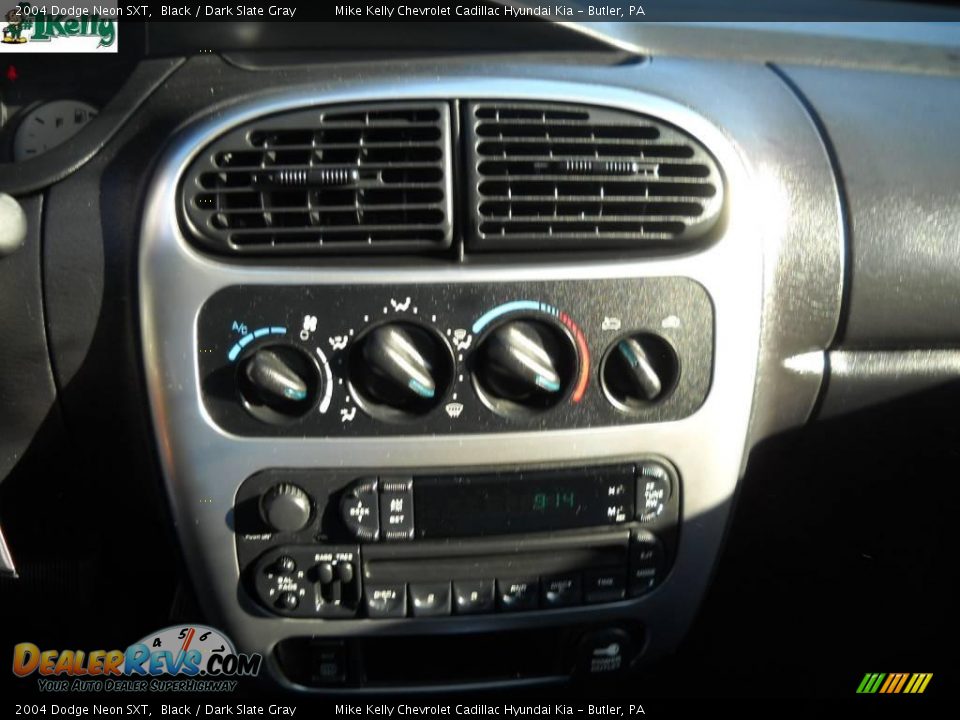 2004 Dodge Neon SXT Black / Dark Slate Gray Photo #17