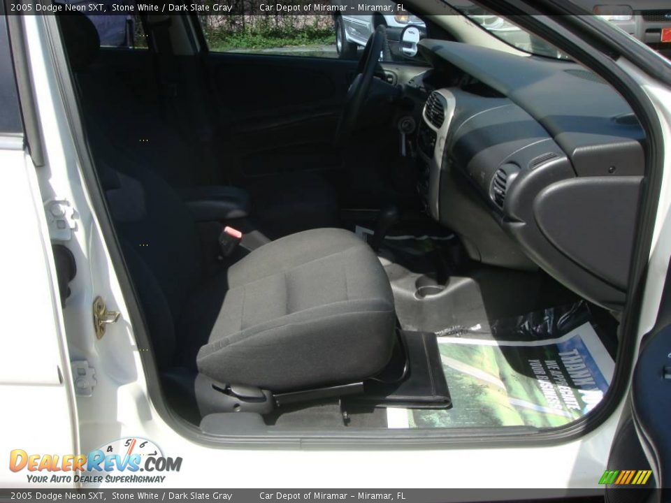 2005 Dodge Neon SXT Stone White / Dark Slate Gray Photo #11