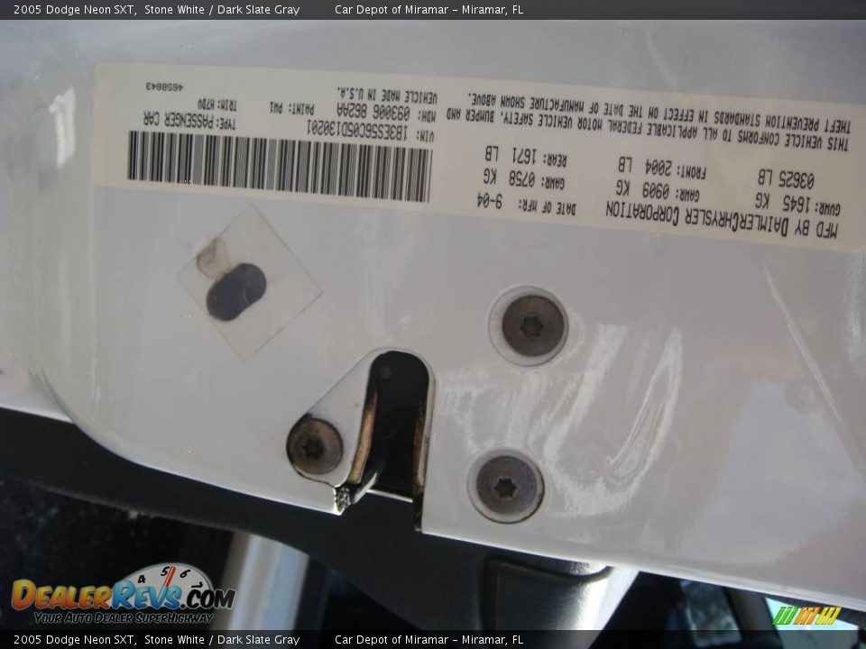 2005 Dodge Neon SXT Stone White / Dark Slate Gray Photo #17