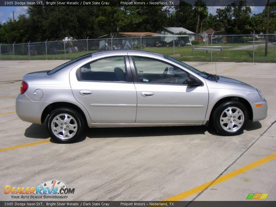 2005 Dodge Neon SXT Bright Silver Metallic / Dark Slate Gray Photo #2