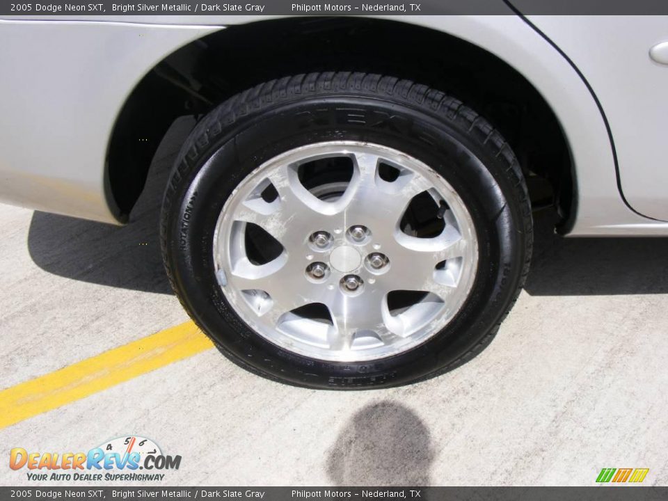 2005 Dodge Neon SXT Bright Silver Metallic / Dark Slate Gray Photo #14