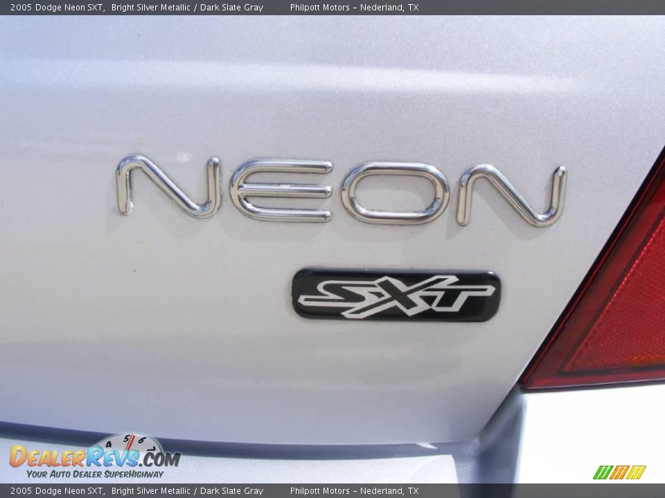 2005 Dodge Neon SXT Bright Silver Metallic / Dark Slate Gray Photo #17