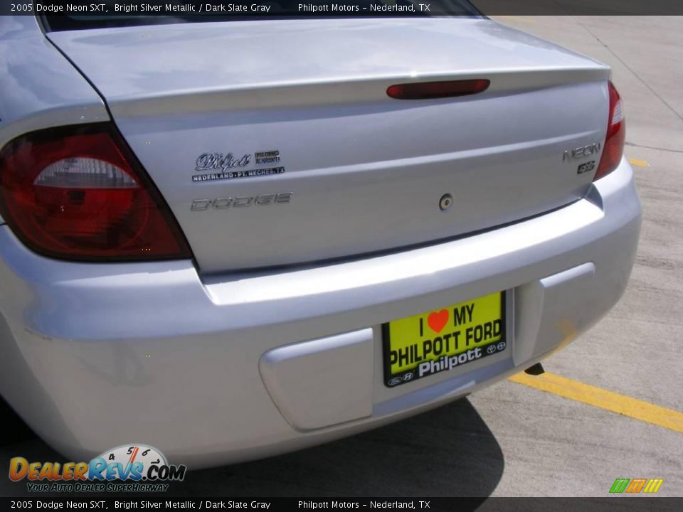 2005 Dodge Neon SXT Bright Silver Metallic / Dark Slate Gray Photo #18