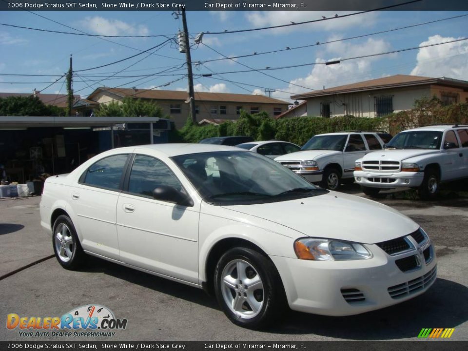 2006 Dodge Stratus SXT Sedan Stone White / Dark Slate Grey Photo #1
