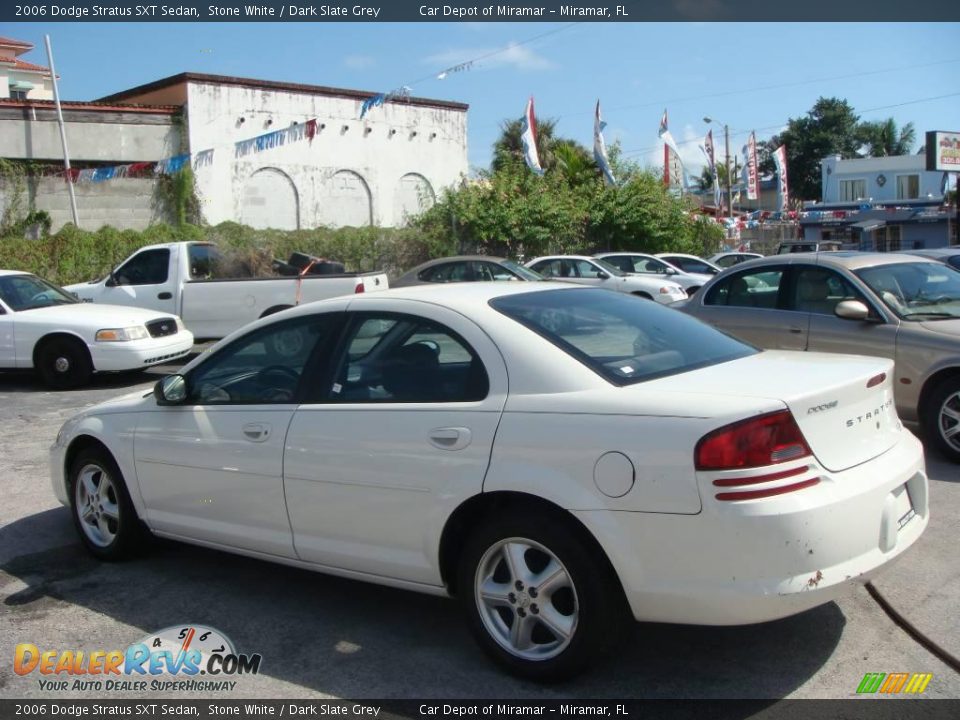 2006 Dodge Stratus SXT Sedan Stone White / Dark Slate Grey Photo #5