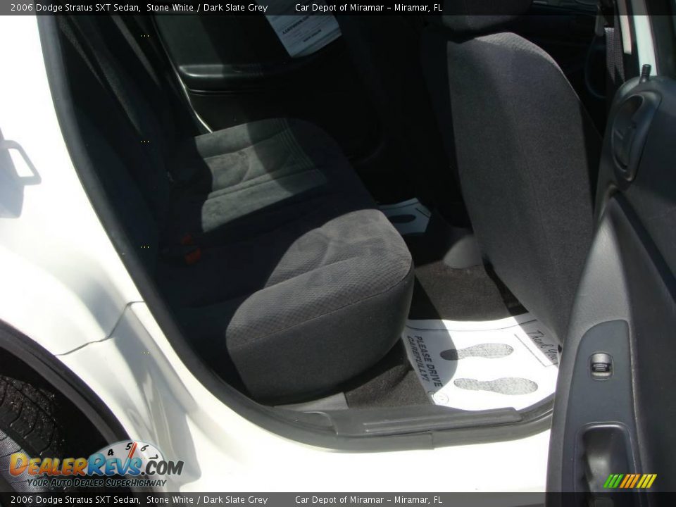2006 Dodge Stratus SXT Sedan Stone White / Dark Slate Grey Photo #12