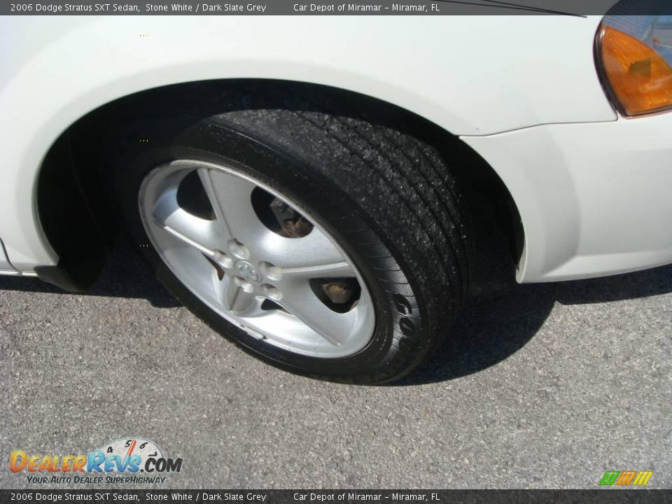 2006 Dodge Stratus SXT Sedan Stone White / Dark Slate Grey Photo #14