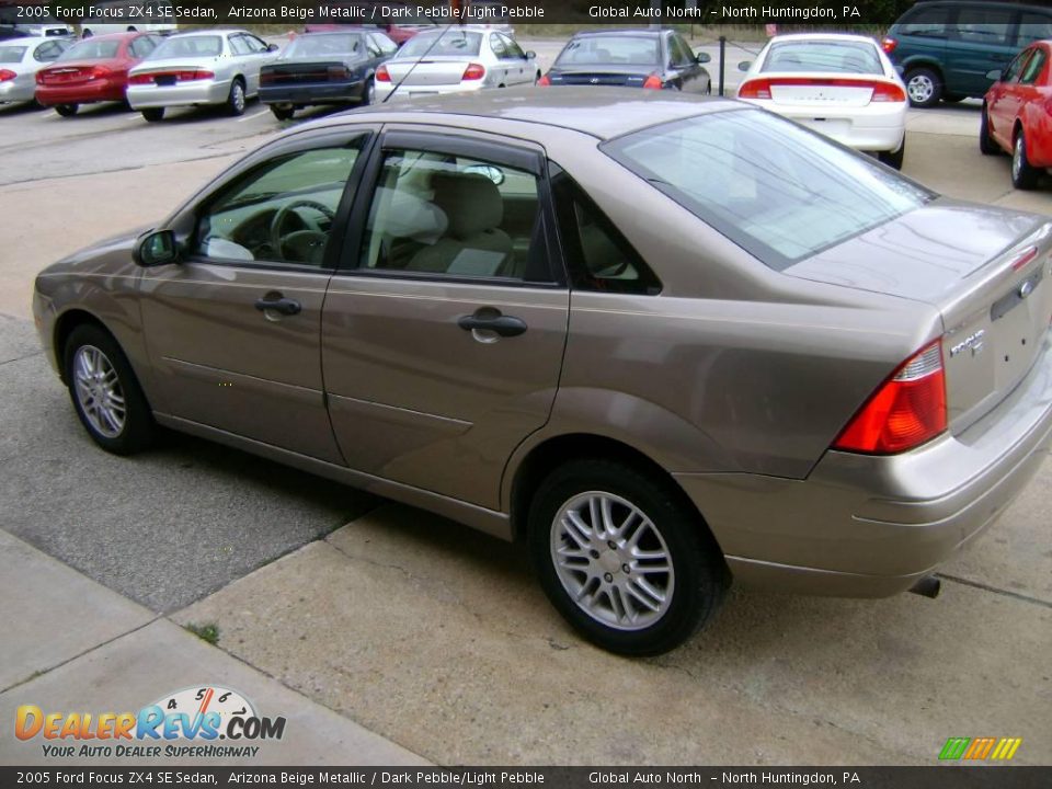 2005 Ford Focus ZX4 SE Sedan Arizona Beige Metallic / Dark Pebble/Light Pebble Photo #5