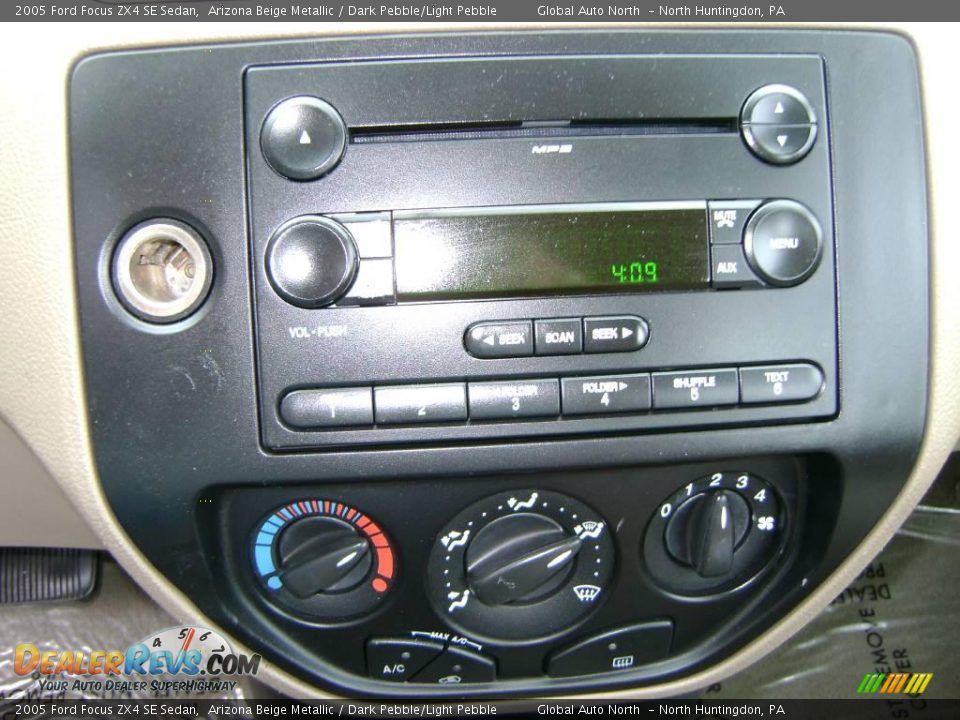 2005 Ford Focus ZX4 SE Sedan Arizona Beige Metallic / Dark Pebble/Light Pebble Photo #11