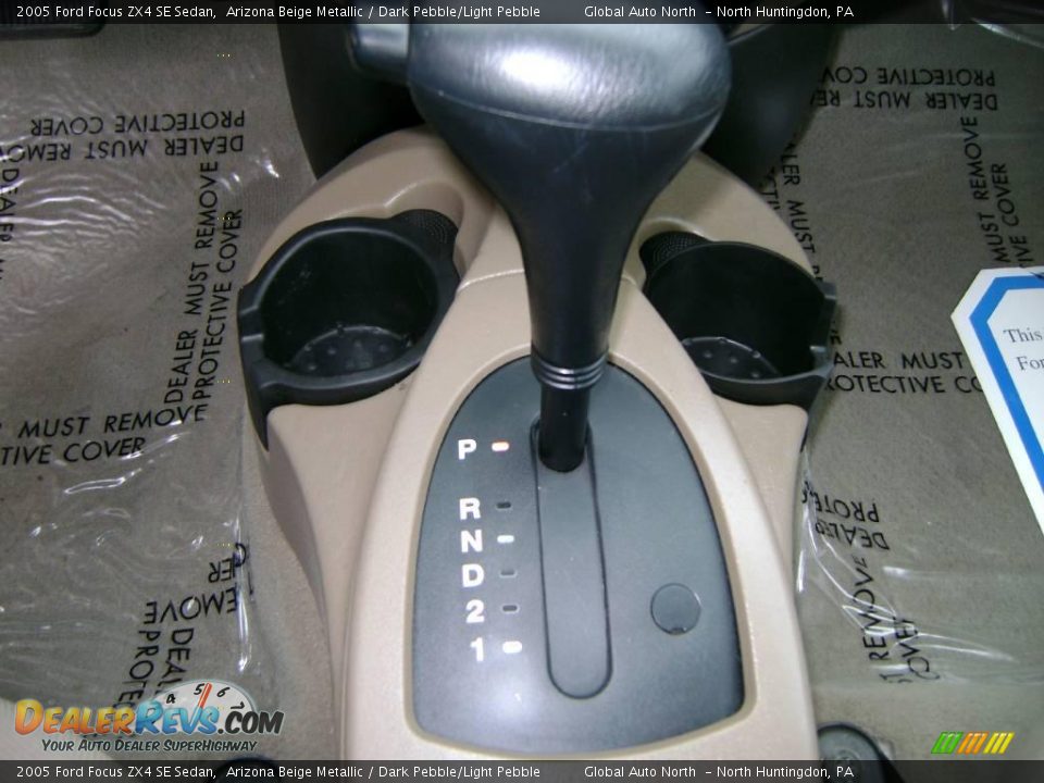 2005 Ford Focus ZX4 SE Sedan Arizona Beige Metallic / Dark Pebble/Light Pebble Photo #12