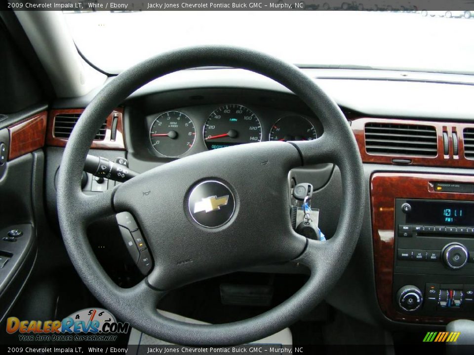 2009 Chevrolet Impala LT White / Ebony Photo #14