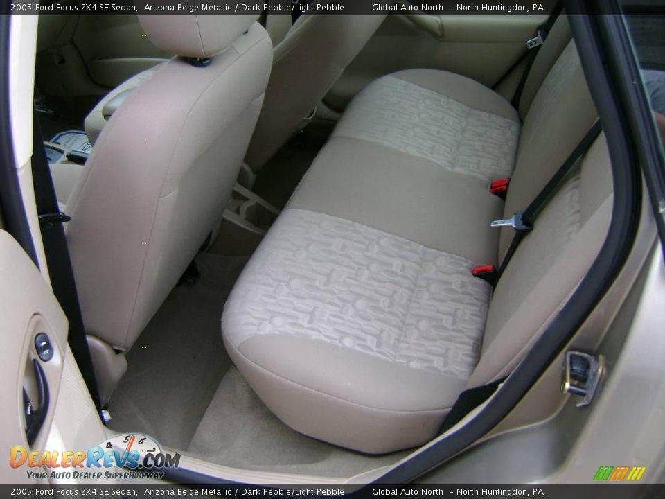 2005 Ford Focus ZX4 SE Sedan Arizona Beige Metallic / Dark Pebble/Light Pebble Photo #15