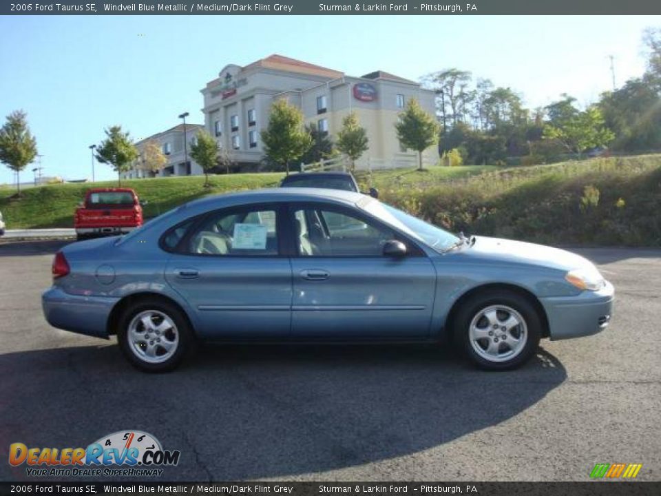 2006 Ford Taurus SE Windveil Blue Metallic / Medium/Dark Flint Grey Photo #2