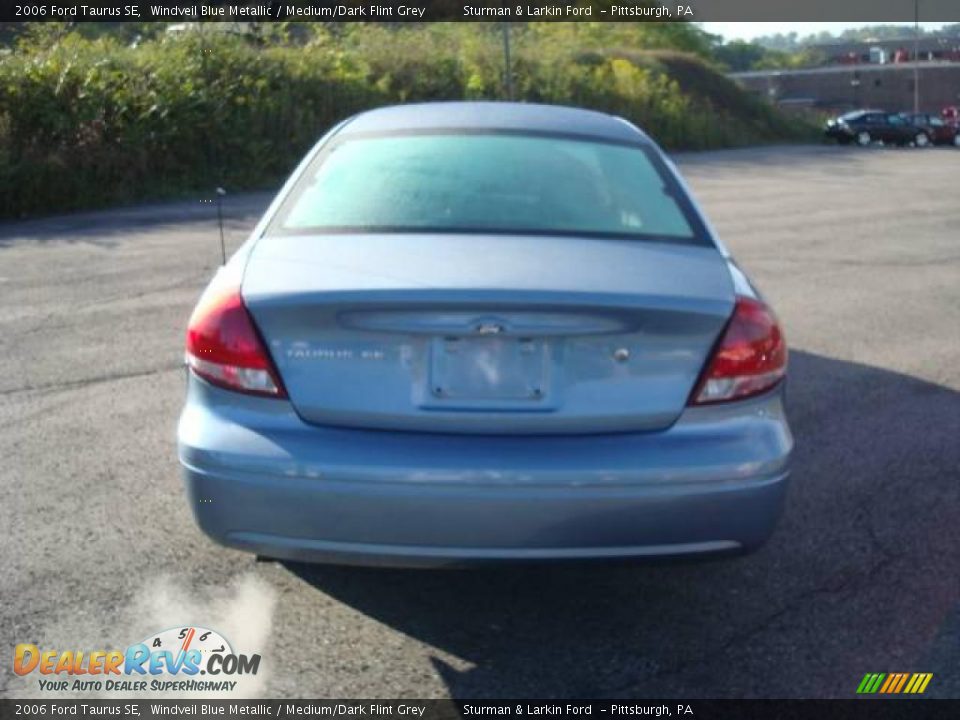2006 Ford Taurus SE Windveil Blue Metallic / Medium/Dark Flint Grey Photo #4
