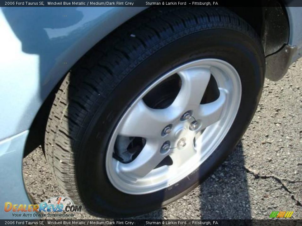 2006 Ford Taurus SE Windveil Blue Metallic / Medium/Dark Flint Grey Photo #9