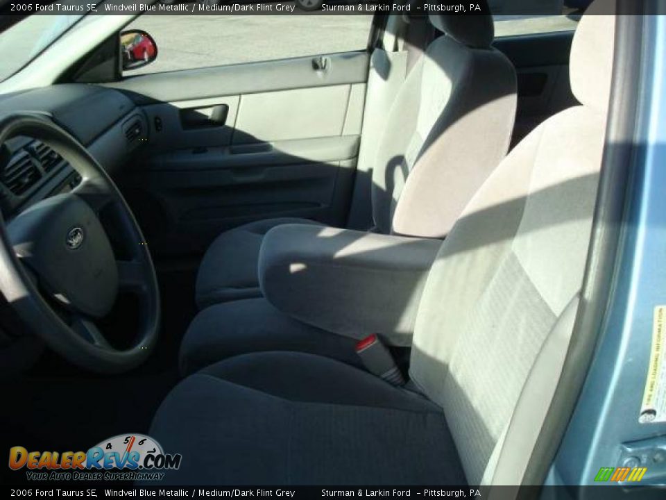 2006 Ford Taurus SE Windveil Blue Metallic / Medium/Dark Flint Grey Photo #10