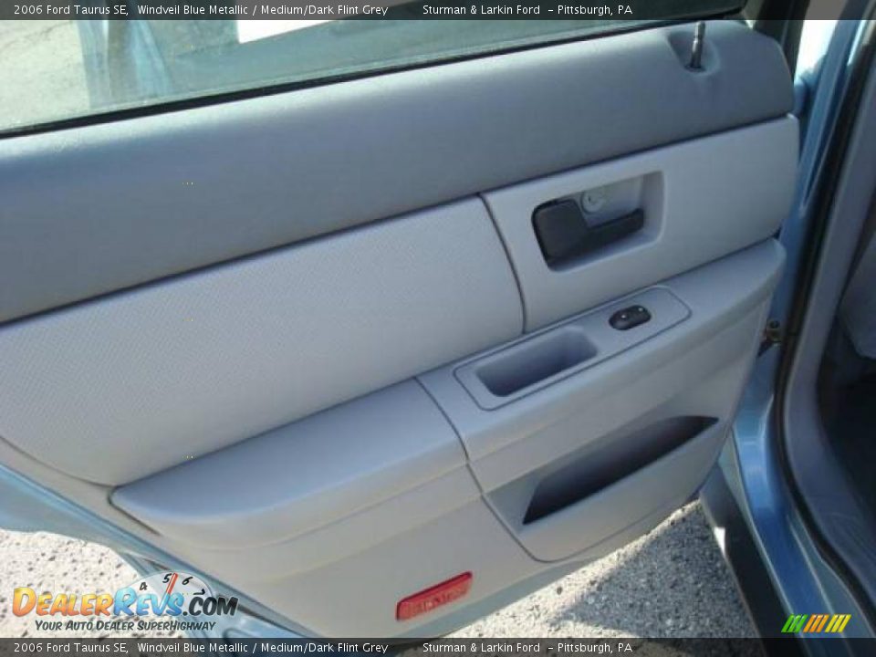 2006 Ford Taurus SE Windveil Blue Metallic / Medium/Dark Flint Grey Photo #13