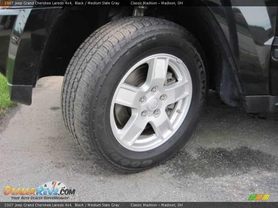 2007 Jeep Grand Cherokee Laredo 4x4 Black / Medium Slate Gray Photo #9