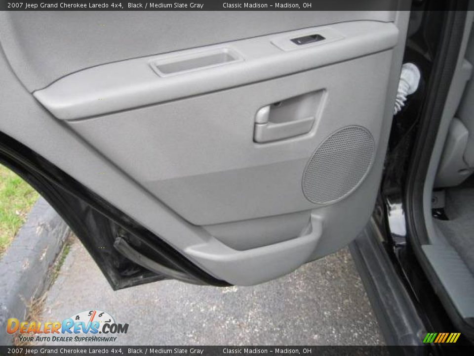 2007 Jeep Grand Cherokee Laredo 4x4 Black / Medium Slate Gray Photo #13