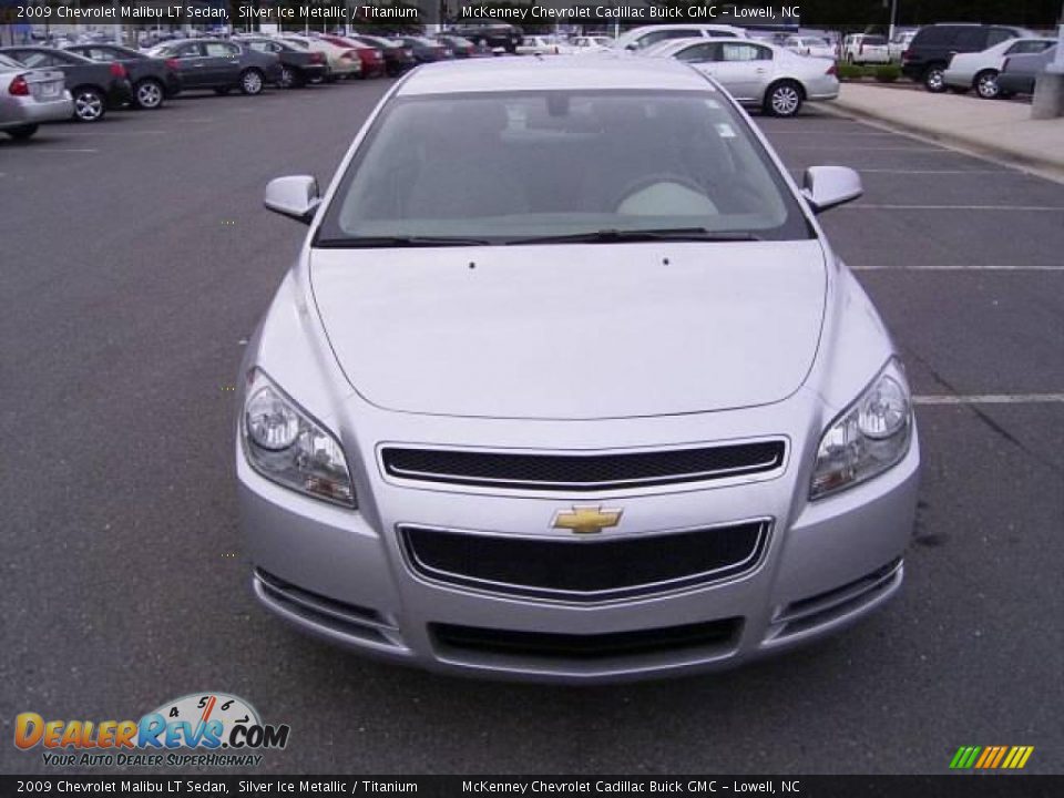 2009 Chevrolet Malibu LT Sedan Silver Ice Metallic / Titanium Photo #6