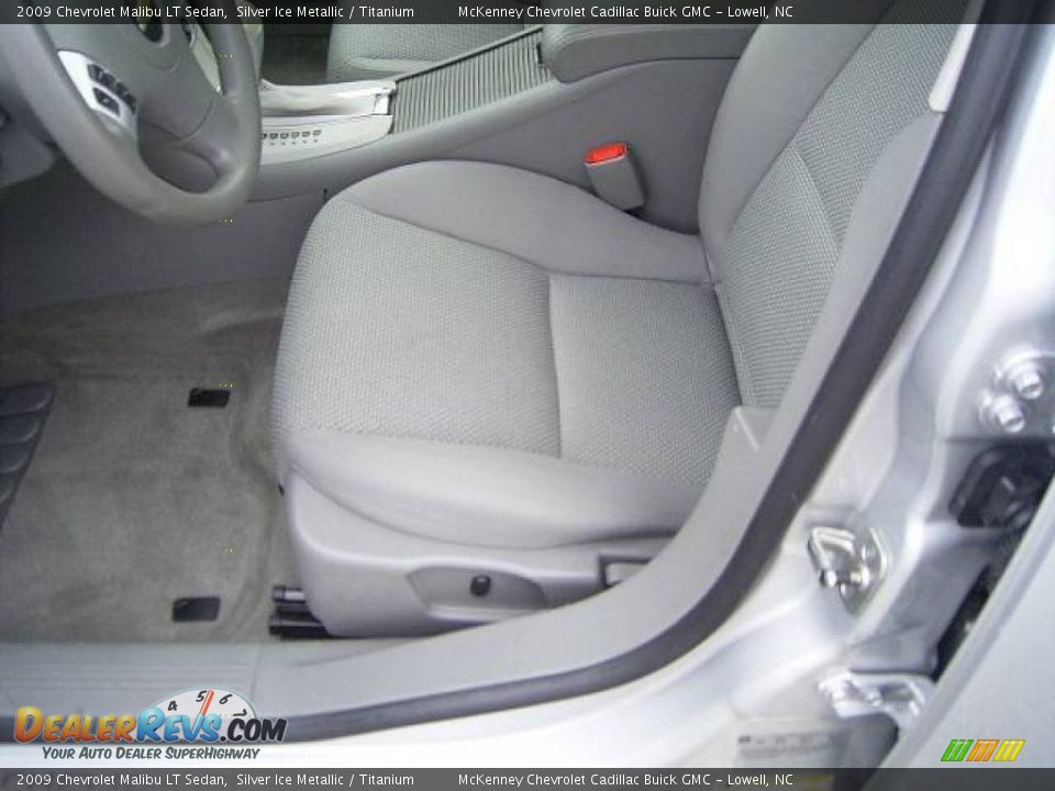 2009 Chevrolet Malibu LT Sedan Silver Ice Metallic / Titanium Photo #8