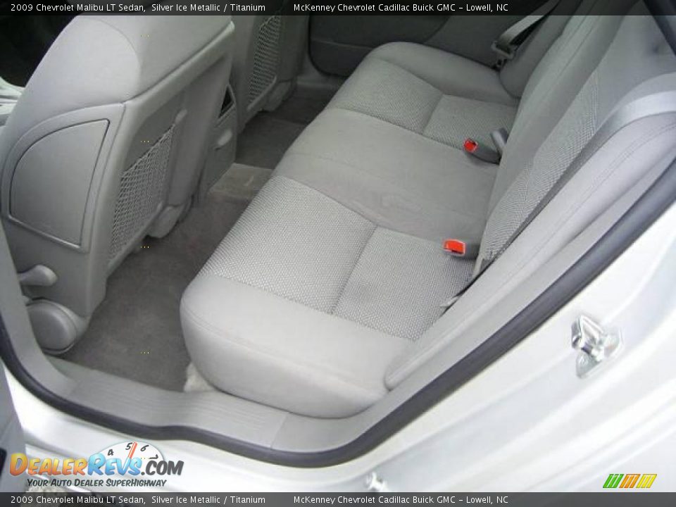 2009 Chevrolet Malibu LT Sedan Silver Ice Metallic / Titanium Photo #11