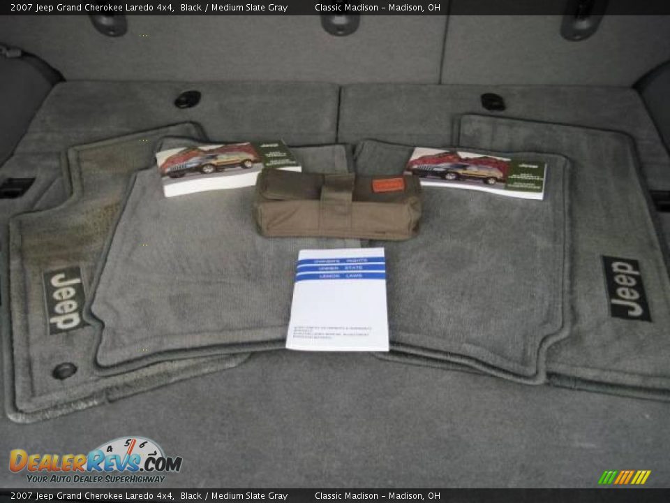 2007 Jeep Grand Cherokee Laredo 4x4 Black / Medium Slate Gray Photo #32