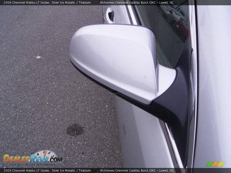 2009 Chevrolet Malibu LT Sedan Silver Ice Metallic / Titanium Photo #18