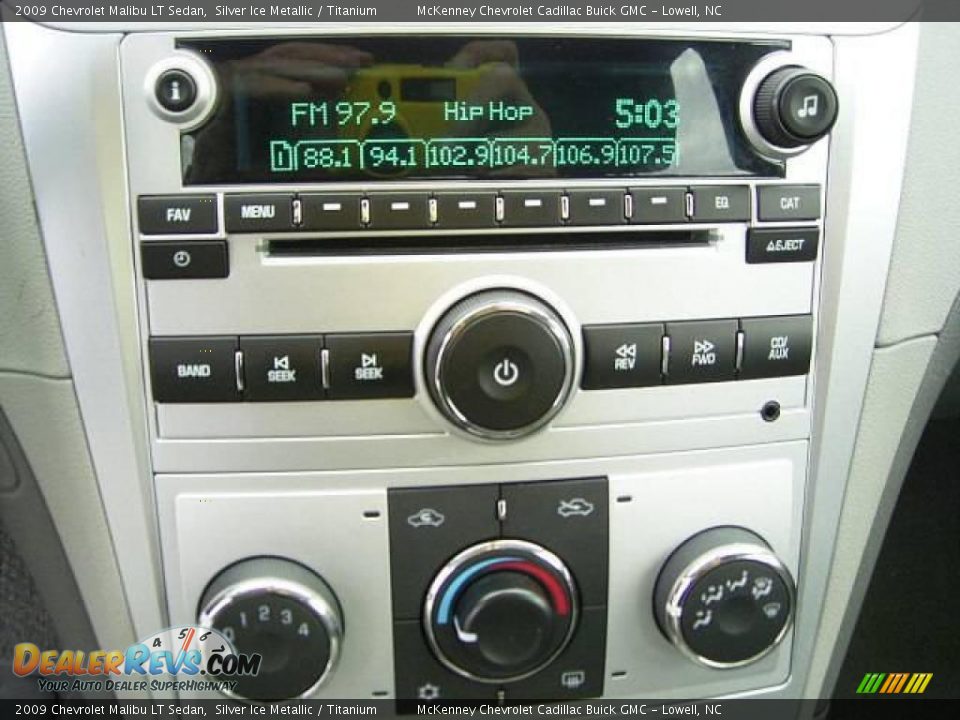 2009 Chevrolet Malibu LT Sedan Silver Ice Metallic / Titanium Photo #24