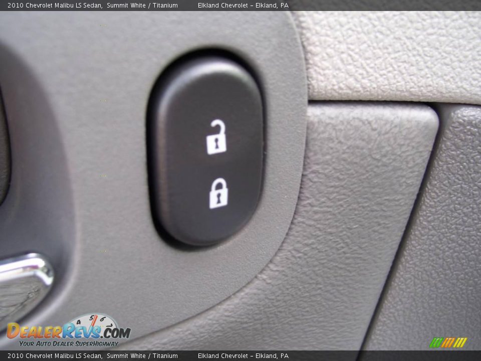 2010 Chevrolet Malibu LS Sedan Summit White / Titanium Photo #31