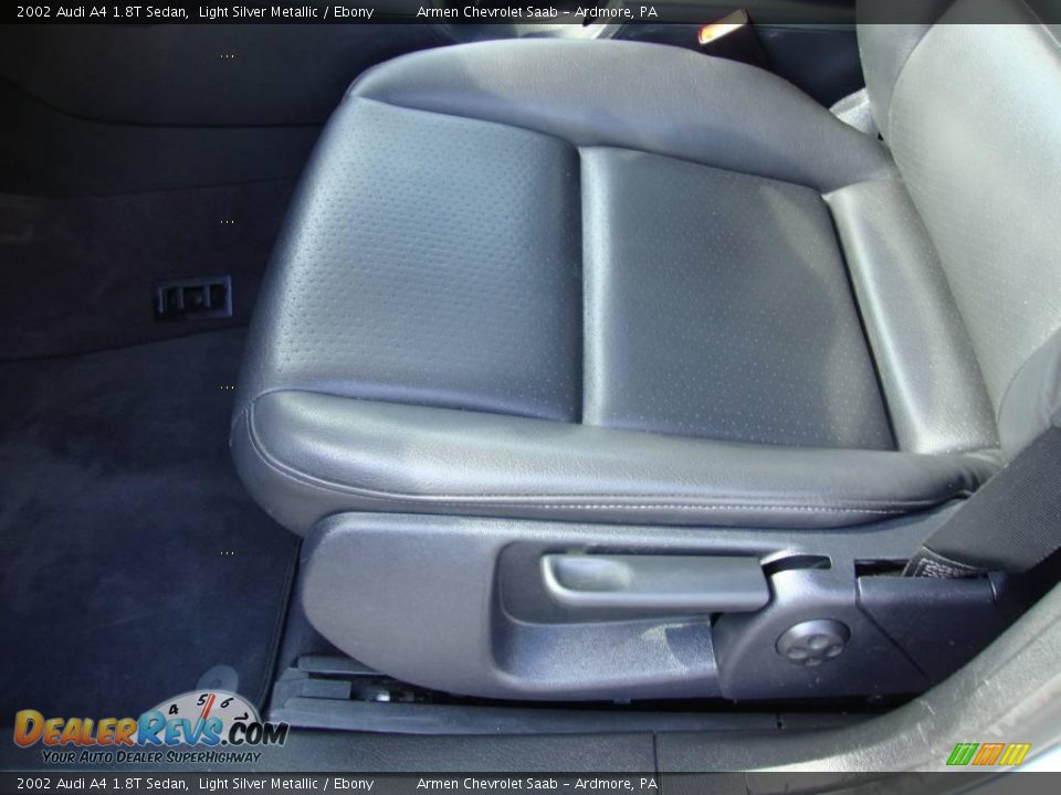 2002 Audi A4 1.8T Sedan Light Silver Metallic / Ebony Photo #15