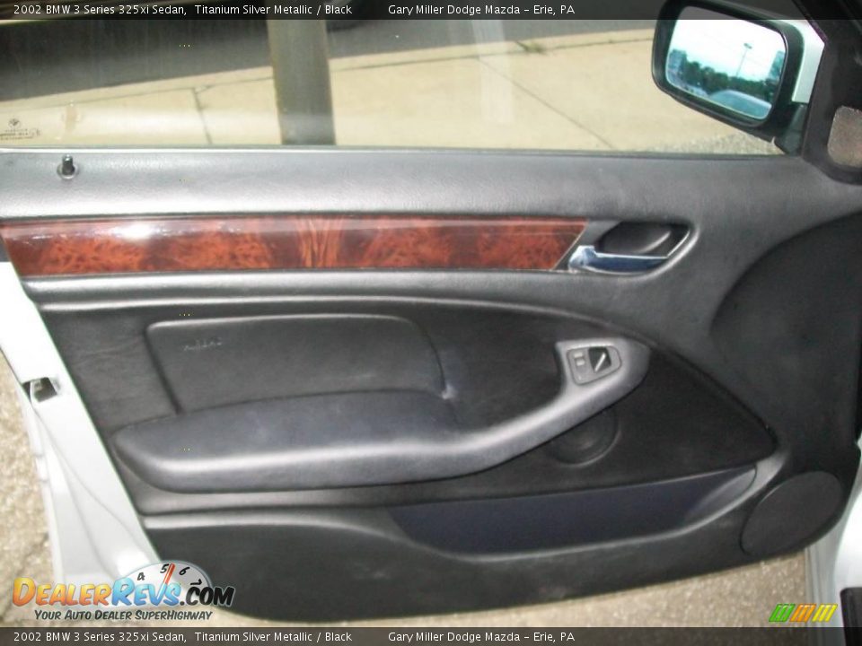 2002 BMW 3 Series 325xi Sedan Titanium Silver Metallic / Black Photo #10