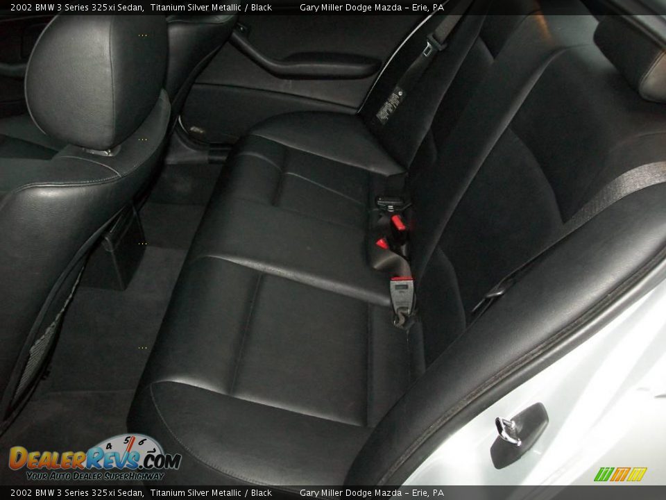 2002 BMW 3 Series 325xi Sedan Titanium Silver Metallic / Black Photo #13