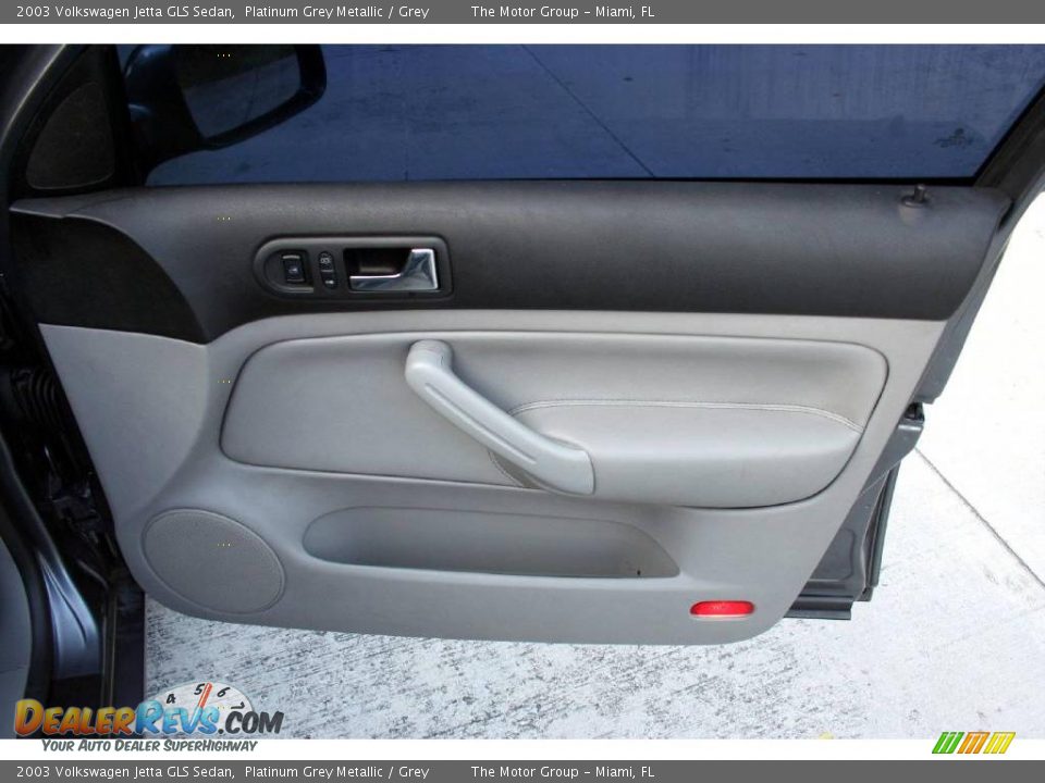 2003 Volkswagen Jetta GLS Sedan Platinum Grey Metallic / Grey Photo #32