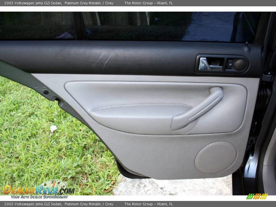 2003 Volkswagen Jetta GLS Sedan Platinum Grey Metallic / Grey Photo #33