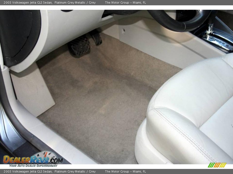 2003 Volkswagen Jetta GLS Sedan Platinum Grey Metallic / Grey Photo #35