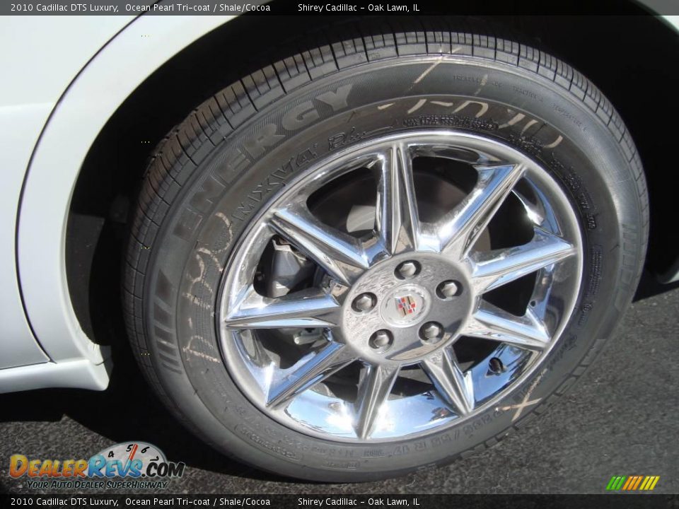 2010 Cadillac DTS Luxury Ocean Pearl Tri-coat / Shale/Cocoa Photo #8