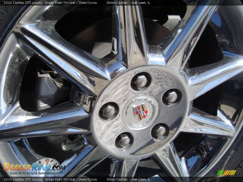 2010 Cadillac DTS Luxury Ocean Pearl Tri-coat / Shale/Cocoa Photo #9