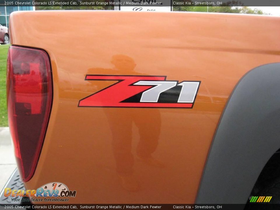 2005 Chevrolet Colorado LS Extended Cab Sunburst Orange Metallic / Medium Dark Pewter Photo #11