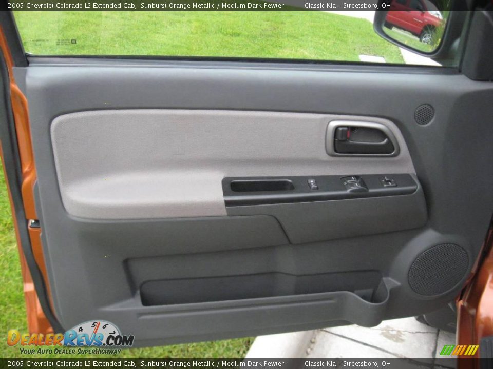 2005 Chevrolet Colorado LS Extended Cab Sunburst Orange Metallic / Medium Dark Pewter Photo #16