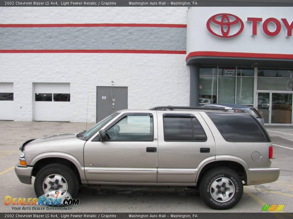 2002 Chevrolet Blazer LS 4x4 Light Pewter Metallic / Graphite Photo #2