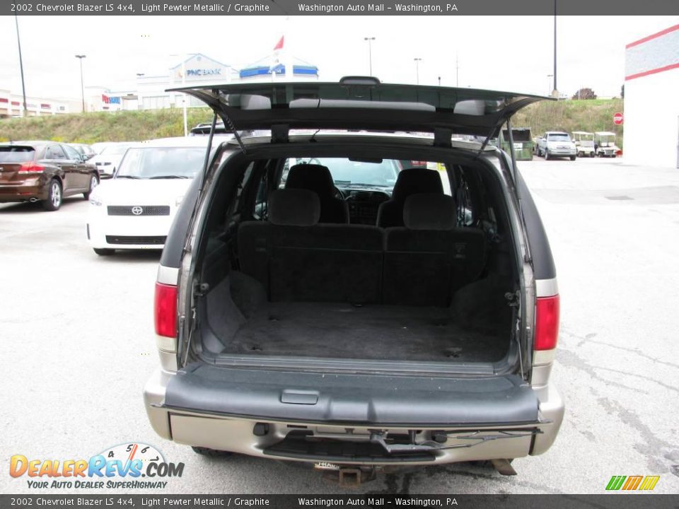 2002 Chevrolet Blazer LS 4x4 Light Pewter Metallic / Graphite Photo #11