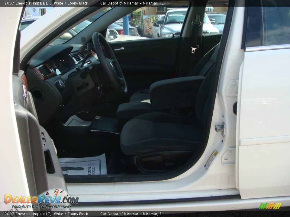 2007 Chevrolet Impala LT White / Ebony Black Photo #10